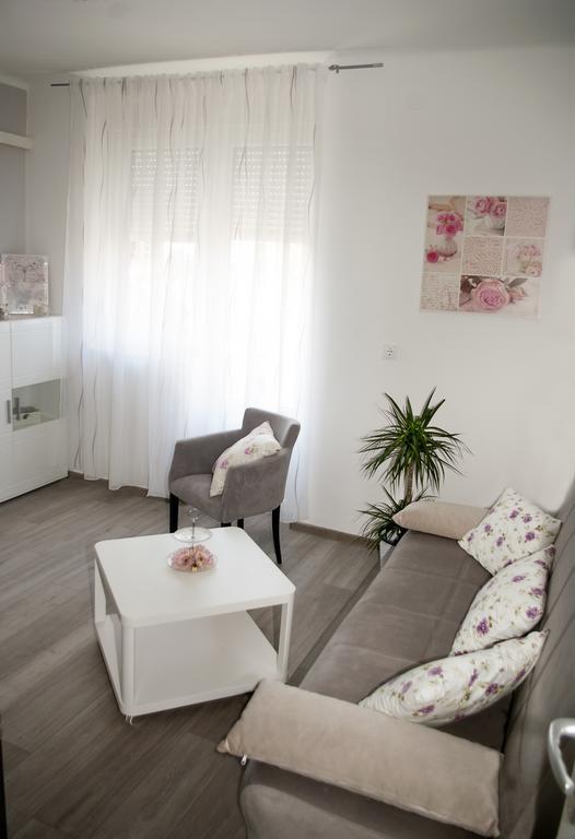 Apartment Sibenik With Free Parking Zewnętrze zdjęcie