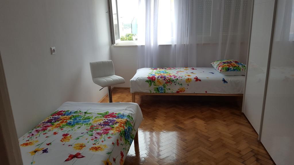 Apartment Sibenik With Free Parking Zewnętrze zdjęcie